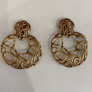 Oscar de la Renta Gold Clip On Earrings